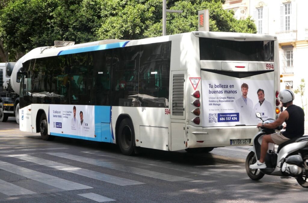 Publicidad Rotulación Estándar Autobuses Reacciona Publicidad